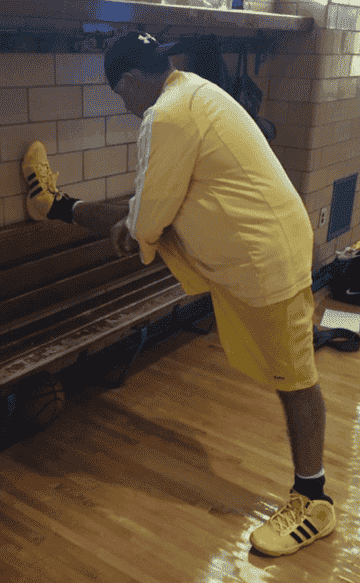 bonesmart spotlight raucer basketball stretching